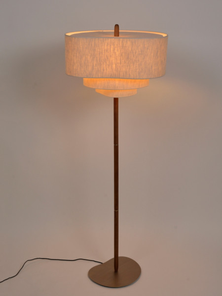 market-set-floor-lamp-in-wood-and-cream-fabric-pebble