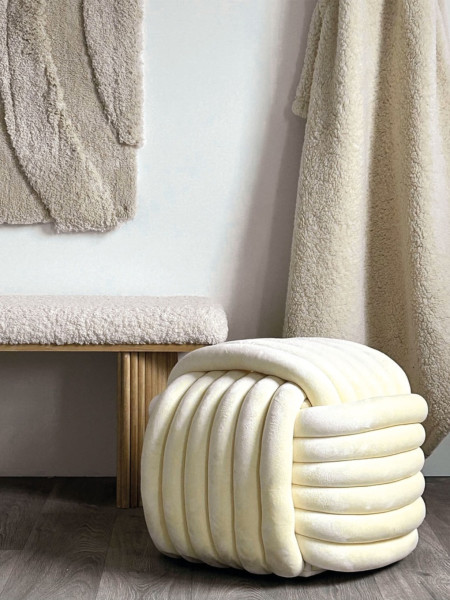 opjet-valvet-stool-passementerie