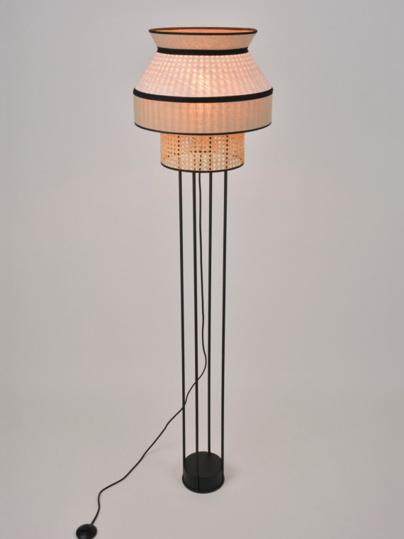 market-set-painted-metal-floor-lamp-singapour