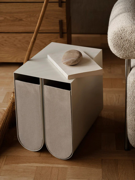 kristina dam Table d’appoint incurvée en acier Curved
