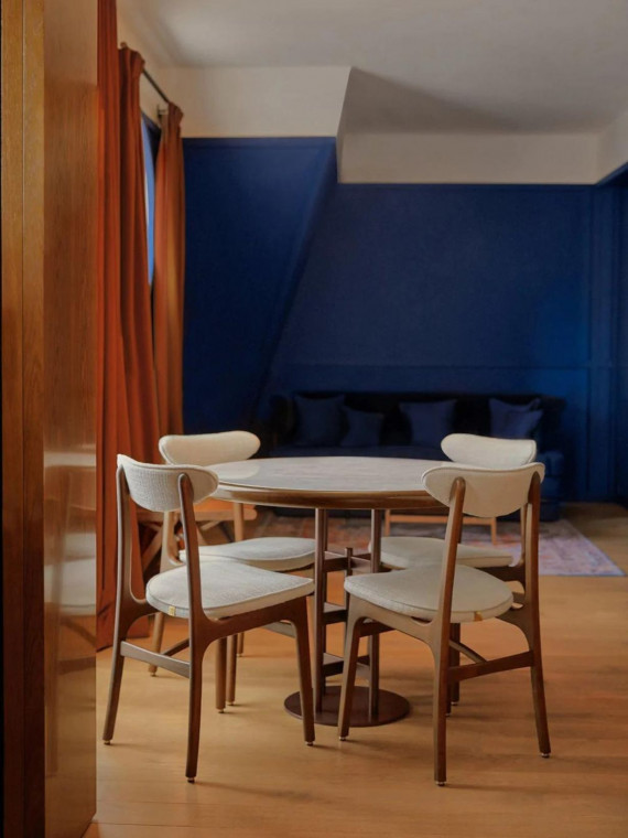 366 Concept 200-190 series Chair in solid ash wood and Boucle Creme Fabric