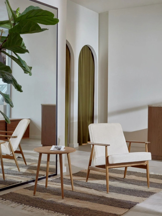Fauteuil en bois de chêne massif et tissu corde crème Stefan