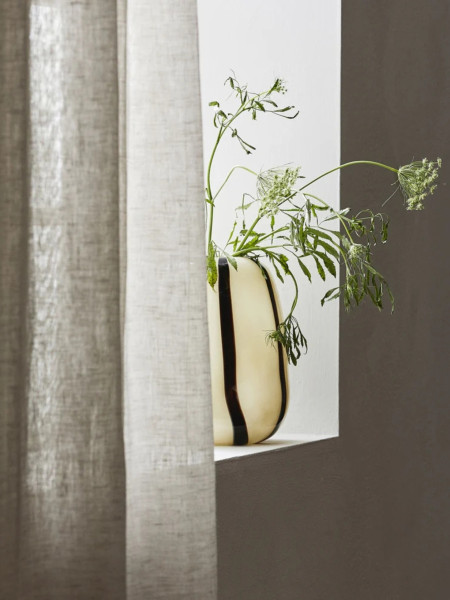Vase en verre fait main, Bohol Nordal blanc cassé et noir
