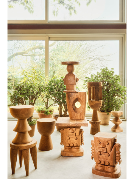Pols Potten Robot cognac wood side table · in setting