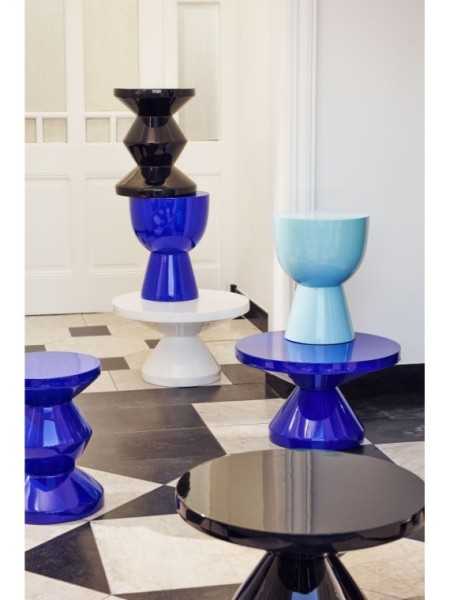Pols Potten round lacquered coffee table Zig Zag dark blue · in setting