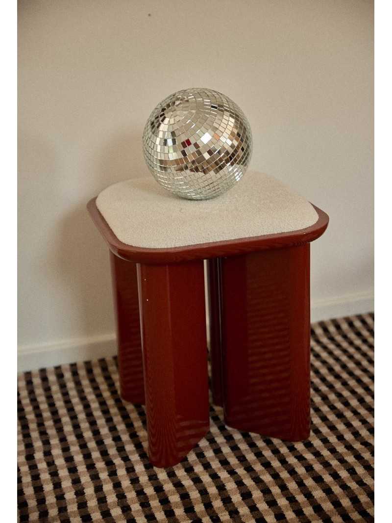 Gabrielle Paris Lazare pouffe lacquered wood bordeaux detail view