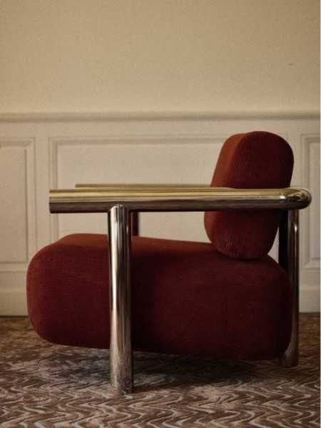 Gabrielle Paris fauteuil Claude 70 inox poli velours jaspe · vue de côté