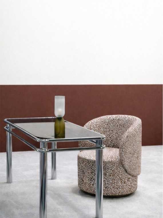 Gabrielle Paris bureau Edgar inox poli et verre trempé · en ambiance