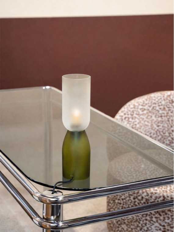 Gabrielle Paris bureau Edgar inox poli et verre trempé · en ambiance