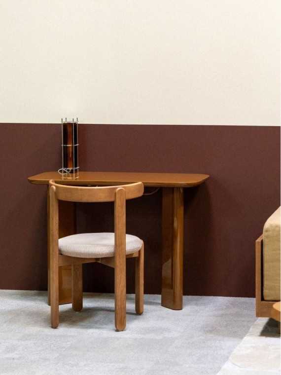 Gabrielle Paris bureau Gaspard laqué caramel · en ambiance