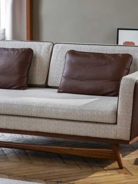 Red Edition 210 Heritage sofa, detail view