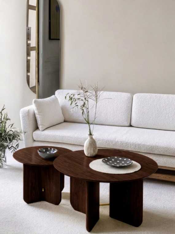 Red Edition Be Good coffee table Walnut · duo in a room setting