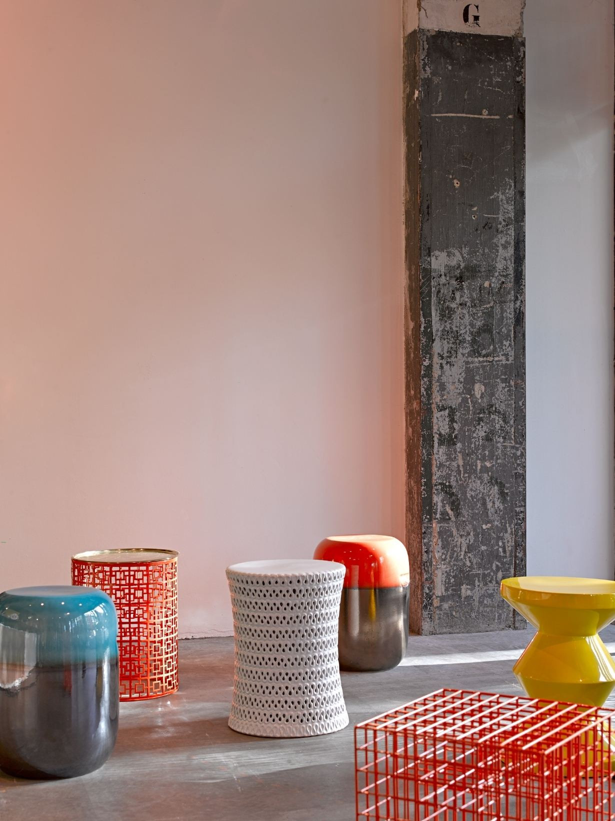 pols-potter-tabouret-en-ceramique-bleu-degrade-aniek