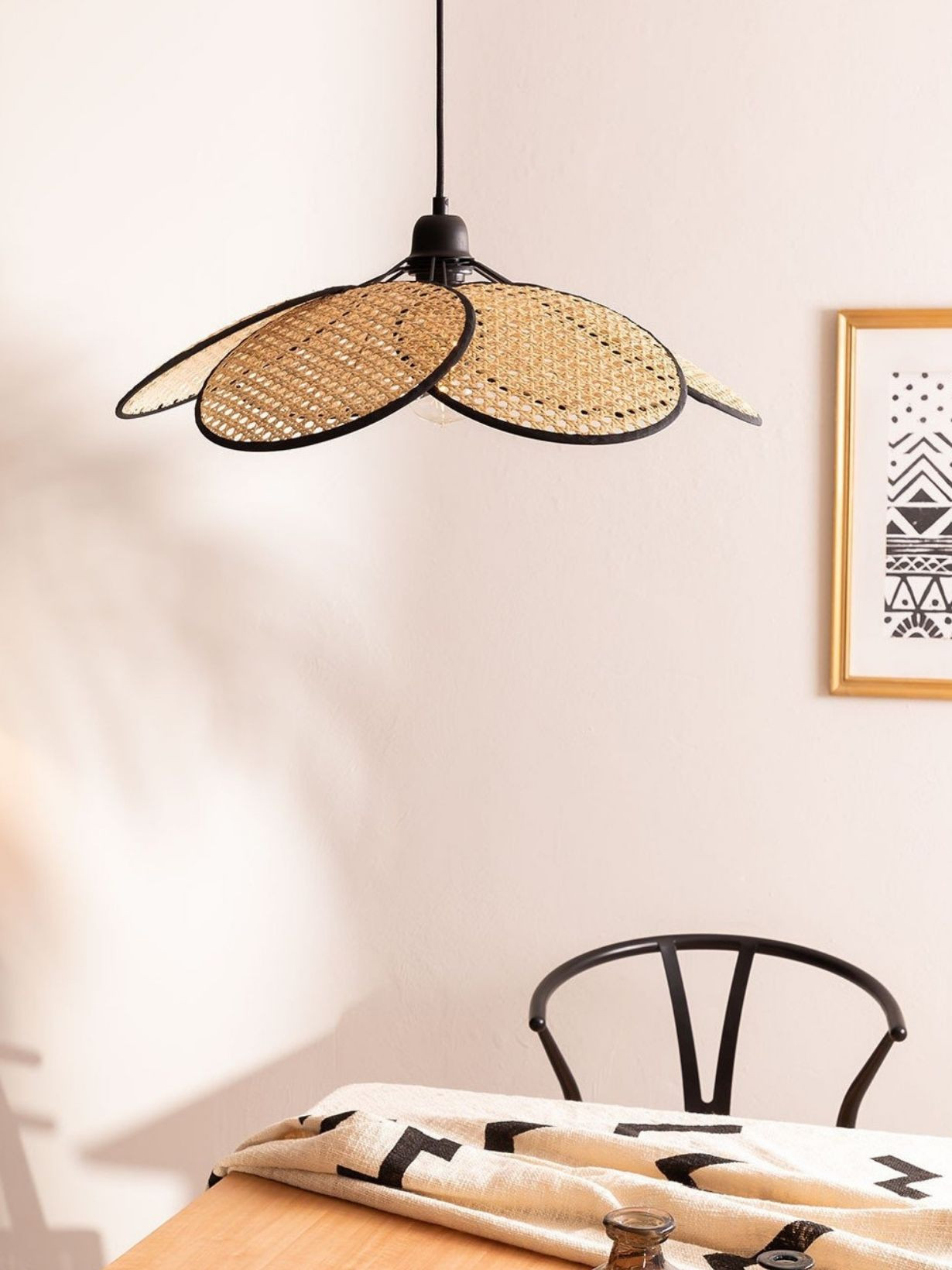 Hanging lamp in natural wickerwork with black braid Evasion