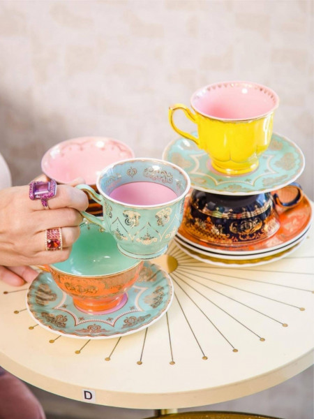 Set of 4 tea cups with saucer, Grandpa Pols potten