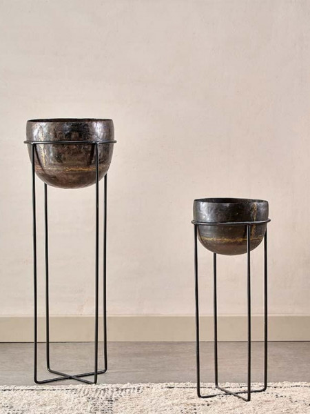Set of 2 recycled iron pot holders, Endo Nkuku