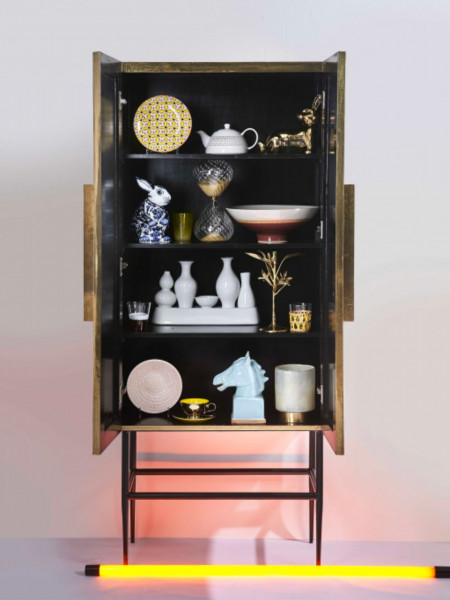 Golden metal cabinet, Ribbel Tall Pols Potten