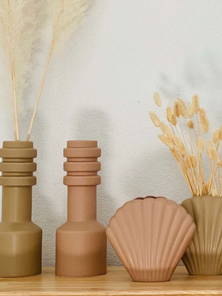 Object Coki ceramic shell vase beige nude