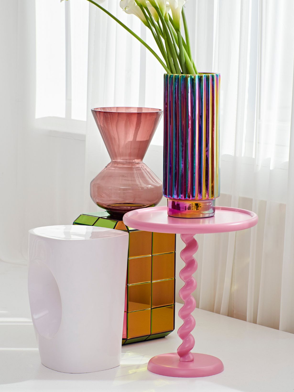 Table d'appoint rose Twister Ø 46 x H 56 Pols Potten