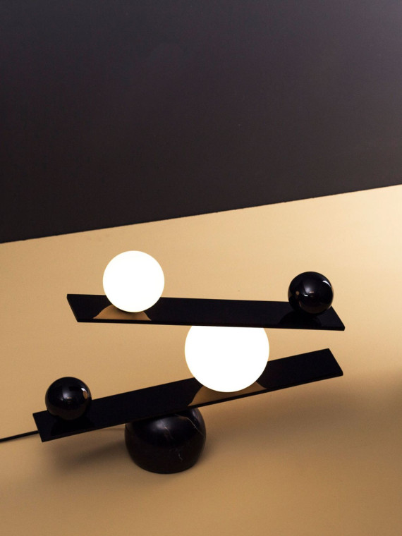 Oblure Table lamp, La Balance black