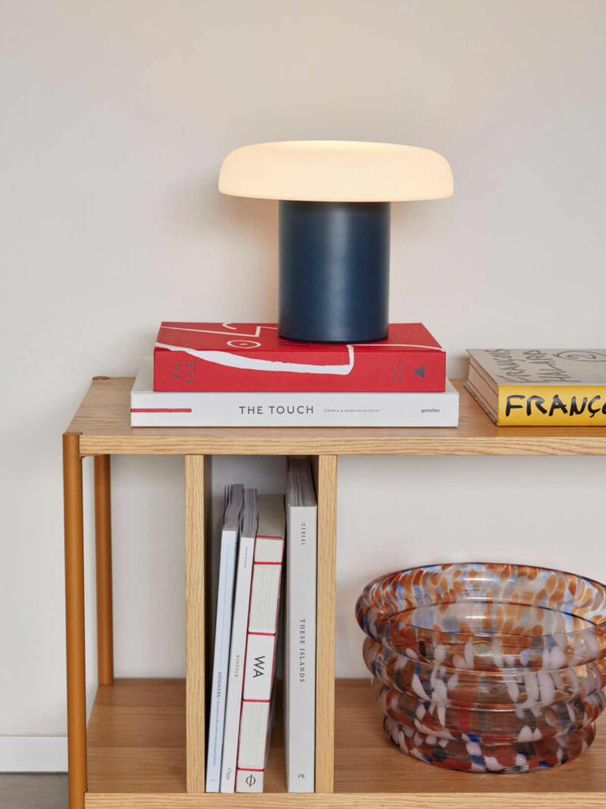 Hiubsch-Lampe de table Ateliers, Bleu foncé/Blanc