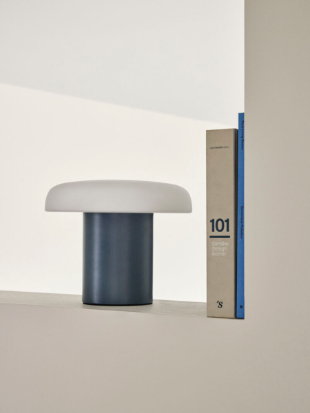 Hiubsch-Lampe de table Ateliers, Bleu foncé/Blanc