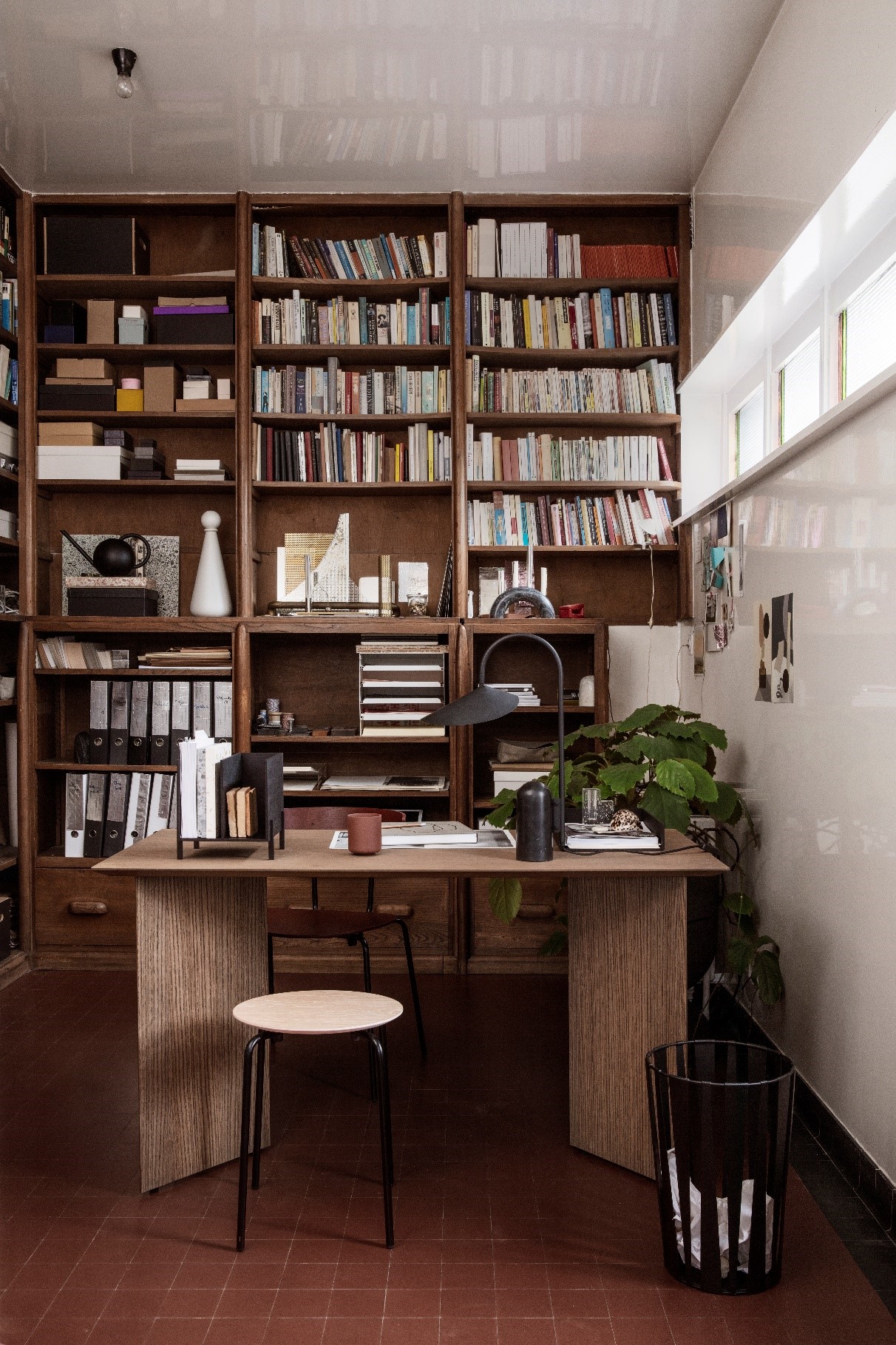 Desk in oak wood