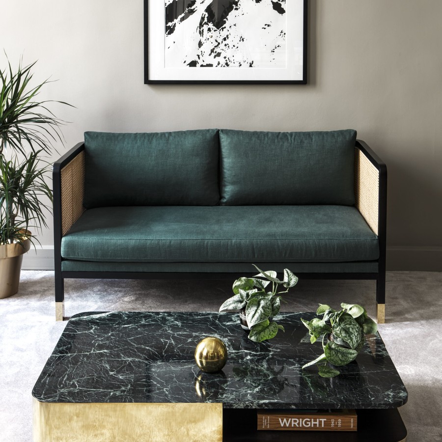 Red Edition Lounge coffee table, green marble and brass, in a room setting